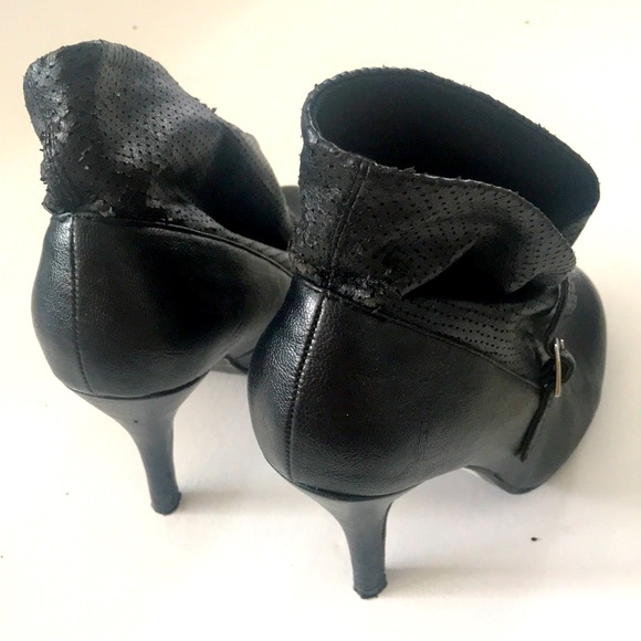 LE CHÂTEAU Faux Leather Booties Shootie - Picture 6 of 10